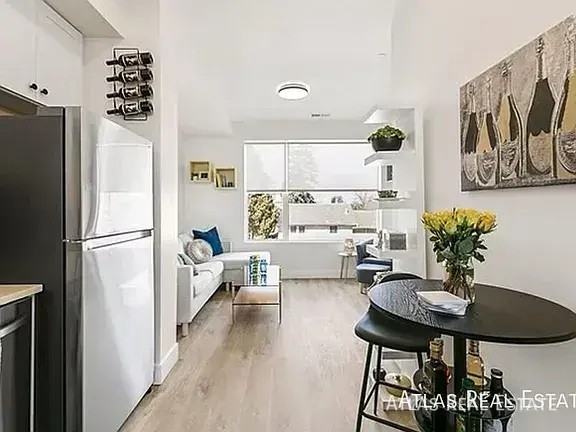 1404 Benton Street - Photo 5 of 15