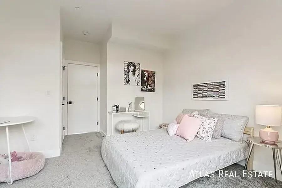 1404 Benton Street - Photo 7 of 15