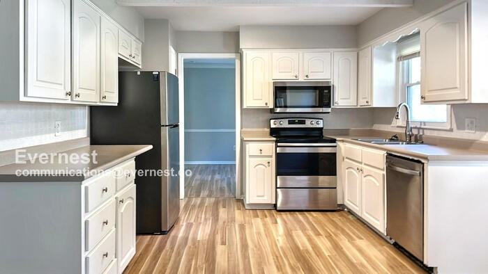 10244 Caenen Dr - Photo 2 of 23