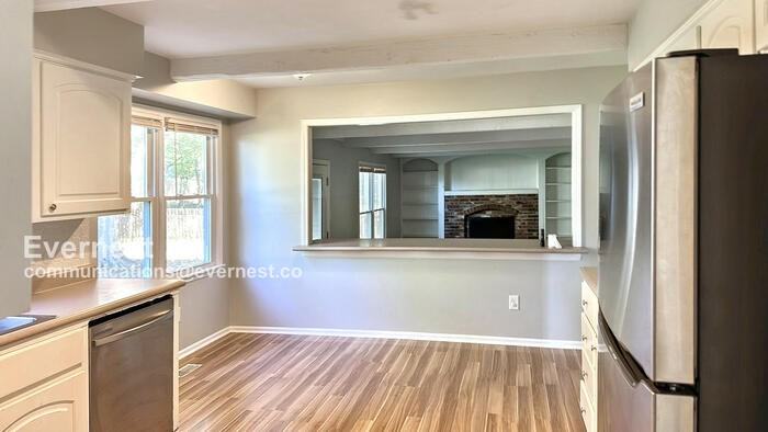 10244 Caenen Dr - Photo 3 of 23