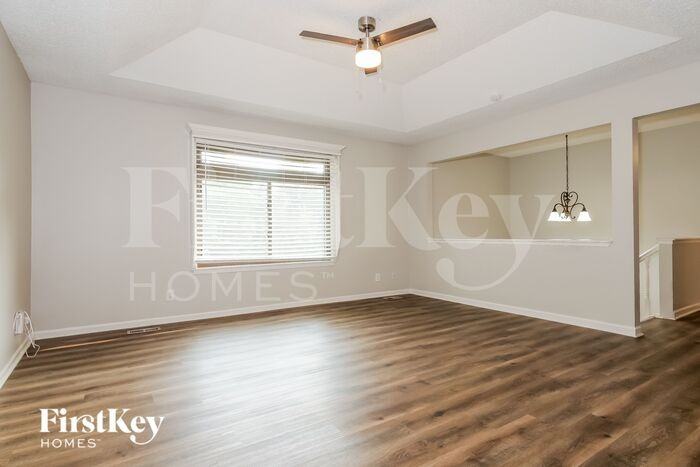 7801 W 112th St - Photo 2 of 16