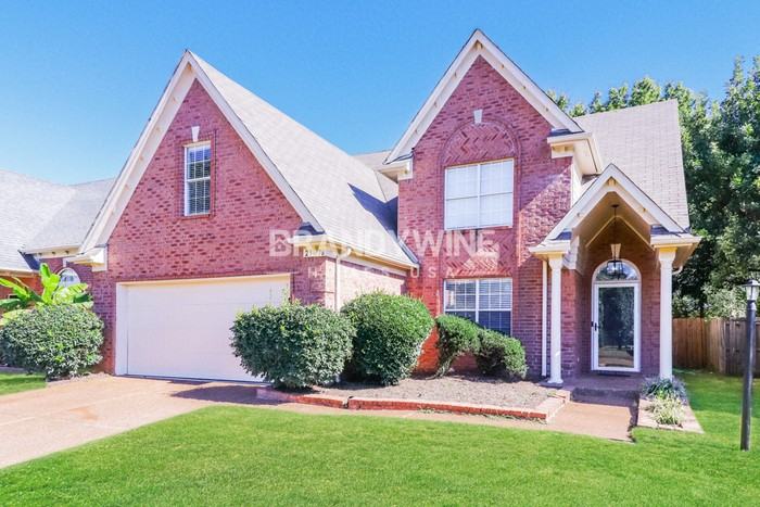 2376 Oak Springs Dr - Photo 2 of 20