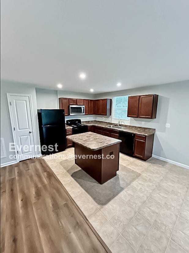 2024 Brokeshire Dr - Photo 2 of 19