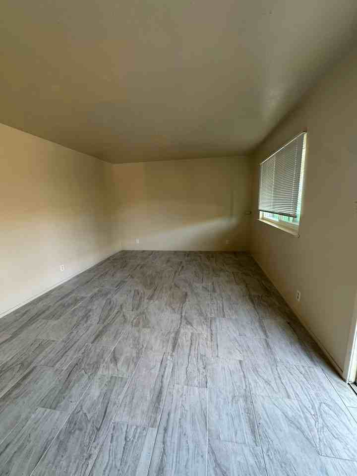 4250 Central Ave #7 - Photo 4 of 7