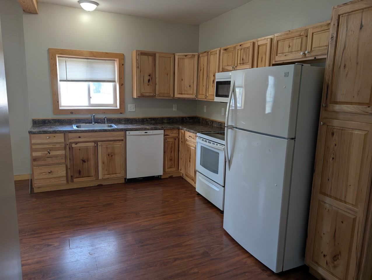 1727 And 1725 Hughitt Ave #1727 - Photo 4 of 21