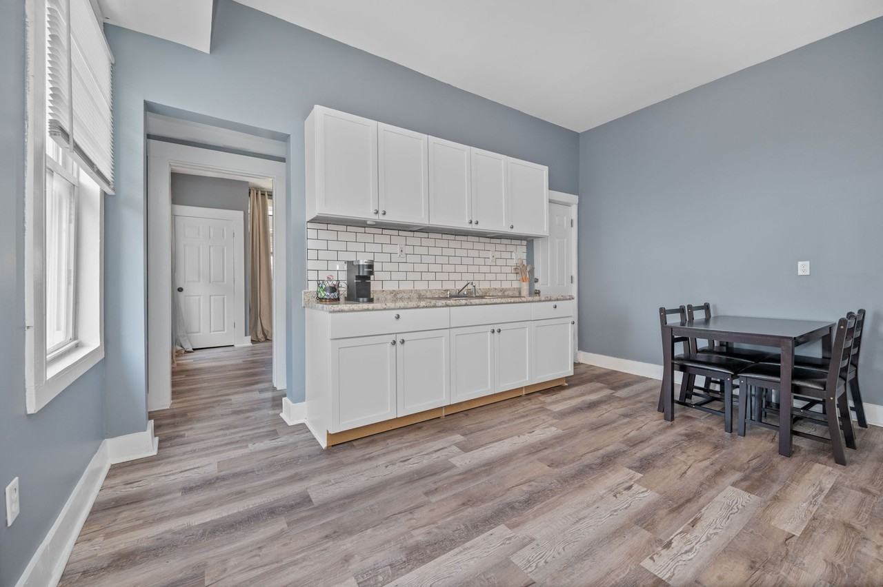 2413 Kenton St #A - Photo 3 of 12