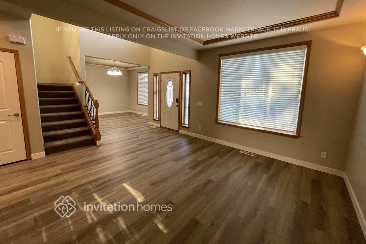 6717 47th Pl Ne - Photo 2 of 17