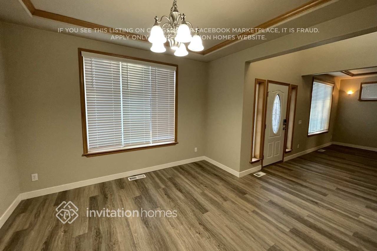 6717 47th Pl Ne - Photo 3 of 17