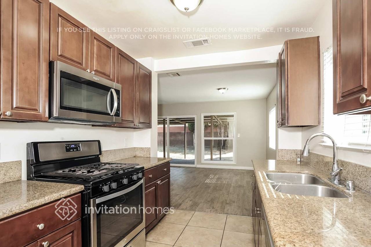 16308 Stare St - Photo 5 of 17