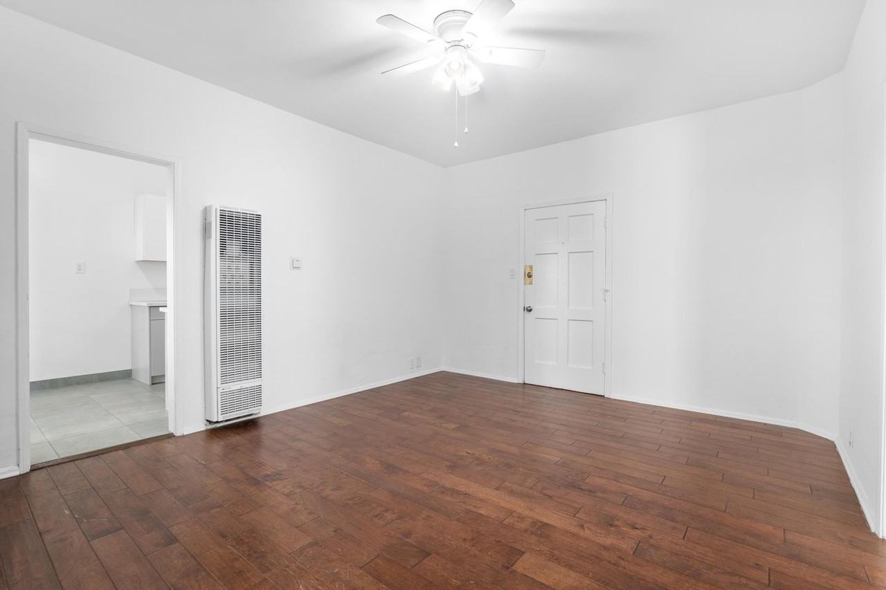 963 N. Doheny Dr. - Photo 2 of 11