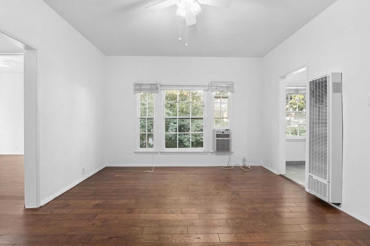 963 N. Doheny Dr. - Photo 3 of 11