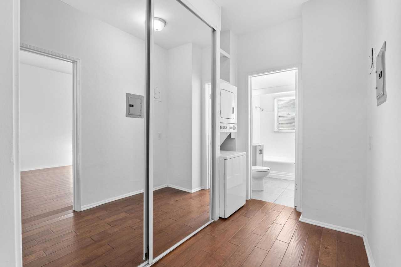 963 N. Doheny Dr. - Photo 6 of 11