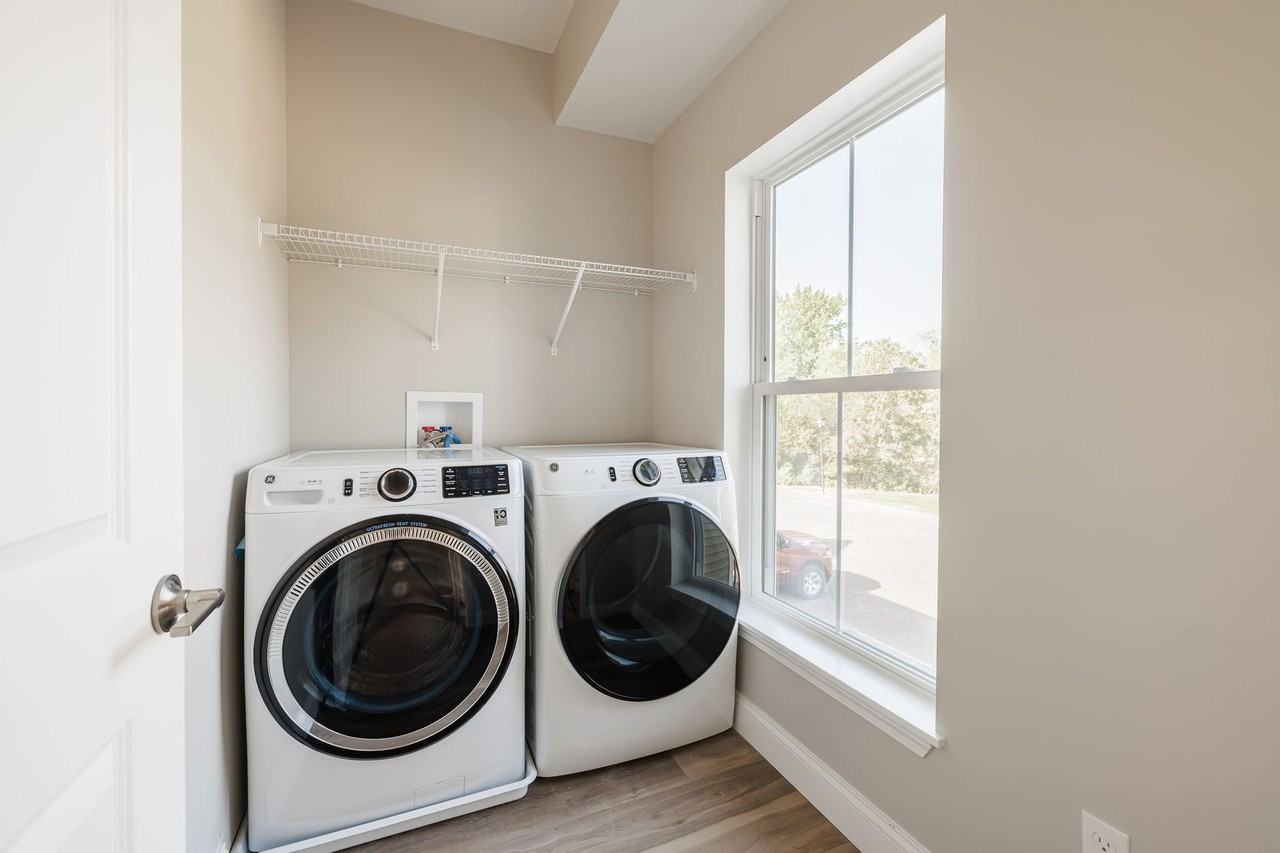 Patriot Corner Apartments - Photo 4 of 50