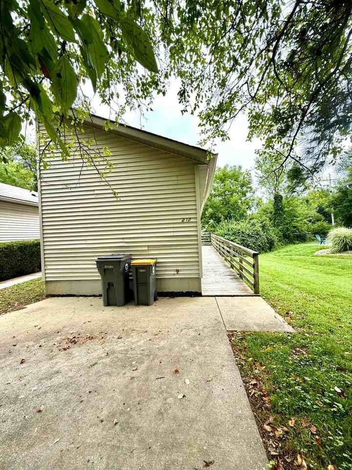 217 S Roosevelt St - Photo 2 of 18