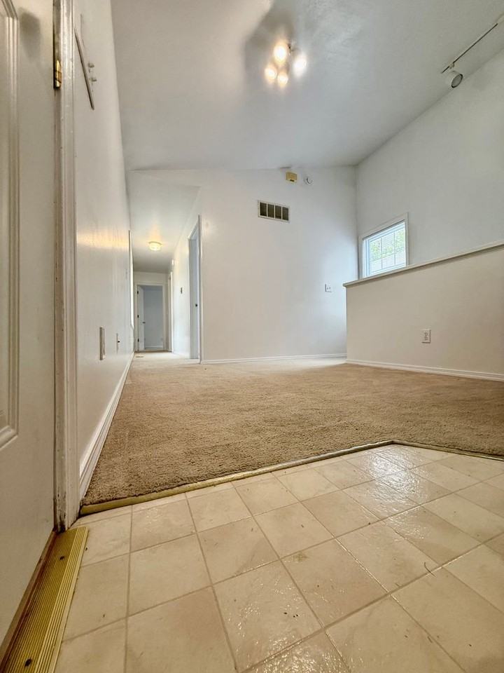 217 S Roosevelt St - Photo 5 of 18