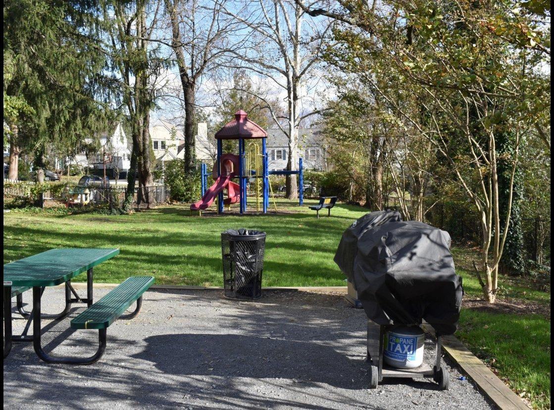 J at Falls Church - Photo 2 of 8