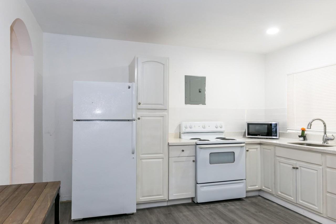 Noble Calle Ocho - Photo 3 of 5