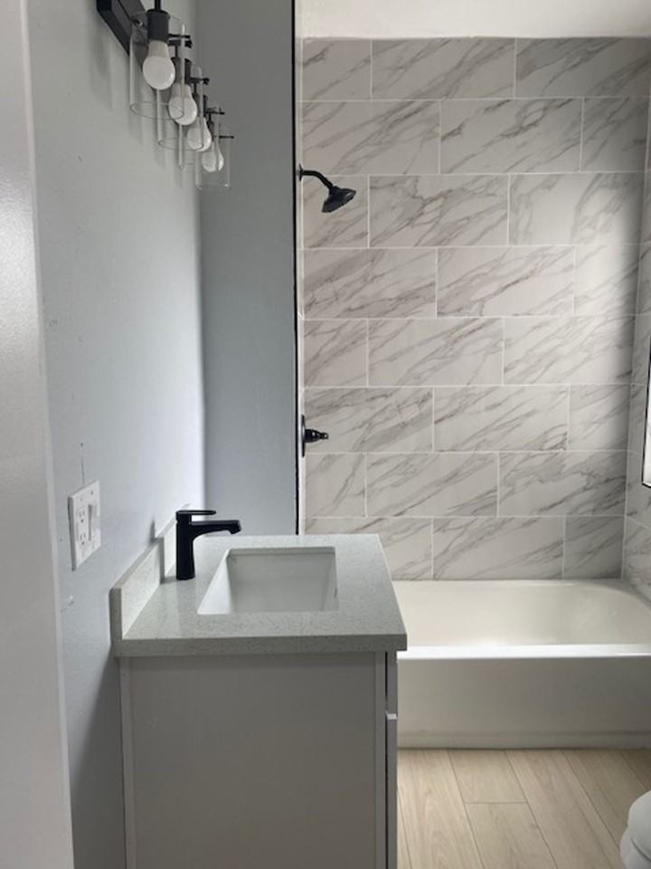 1984 Park Grove Ave - Photo 4 of 13