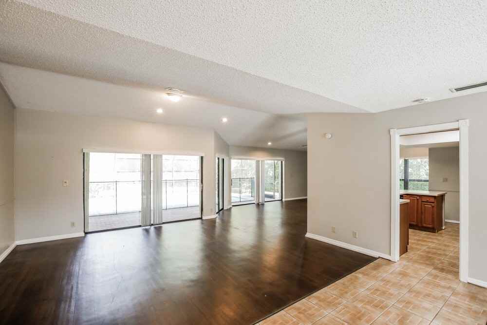 21074 Shady Vista Ln - Photo 3 of 16