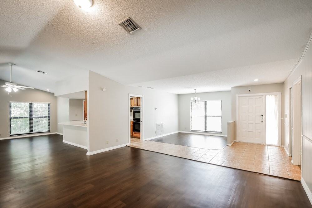 21074 Shady Vista Ln - Photo 4 of 16