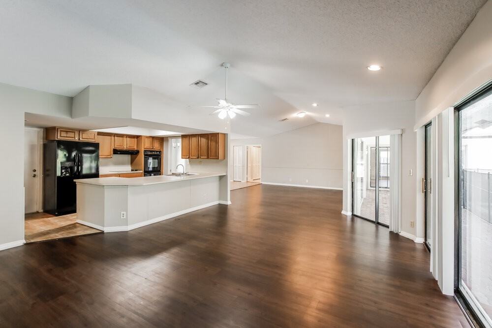 21074 Shady Vista Ln - Photo 5 of 16