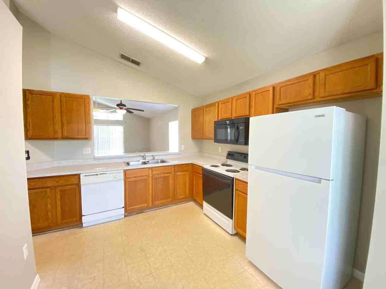 1438 Casterton Cir - Photo 2 of 38