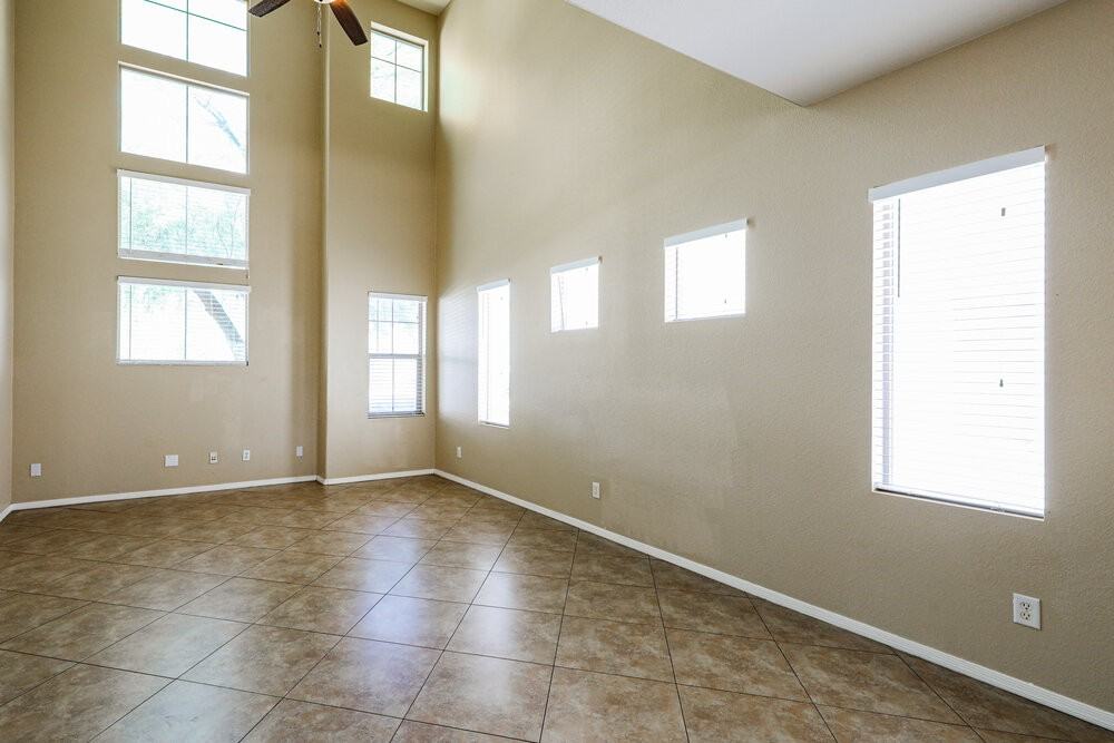 120 E Calle Del Rondador - Photo 4 of 17