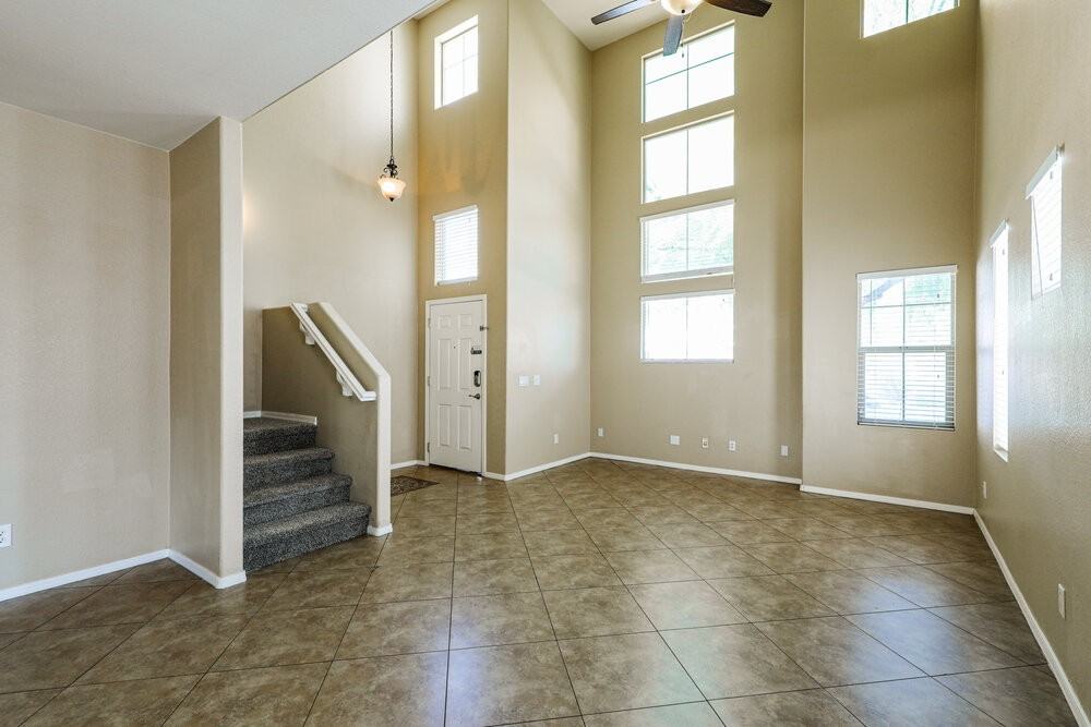 120 E Calle Del Rondador - Photo 5 of 17