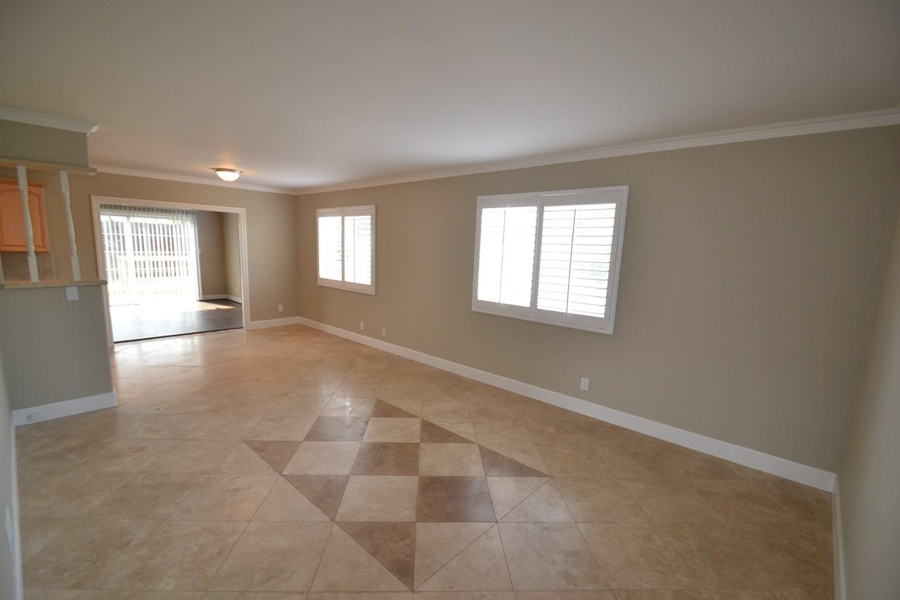 2411 Trinity Pl - Photo 3 of 14