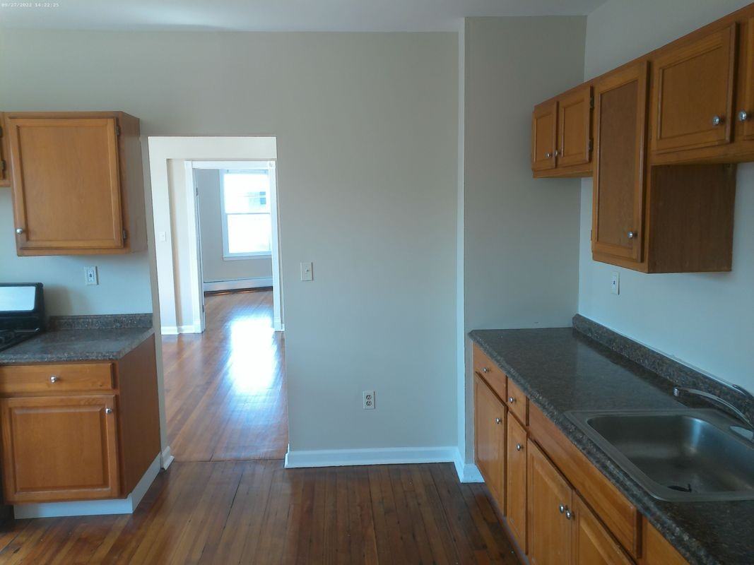 2343 Barnum Ave ##A - Photo 3 of 10