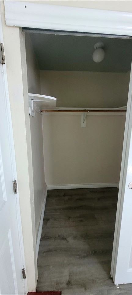 Room for rent - Photo 6 of 10