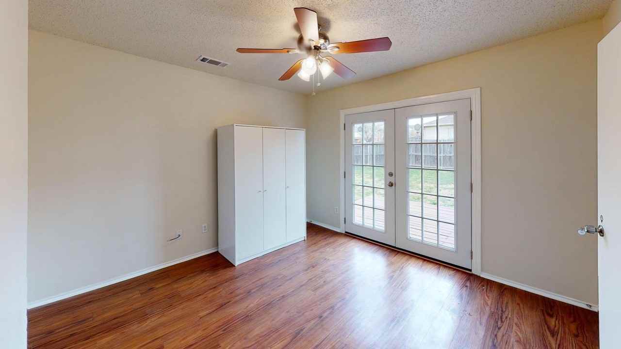 Elegant Fort Worth Home in a Vibrant Community - Photo 5 of 17