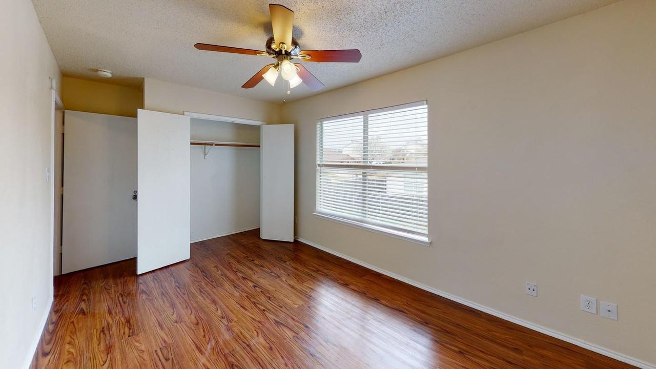 Elegant Fort Worth Home in a Vibrant Community - Photo 6 of 17