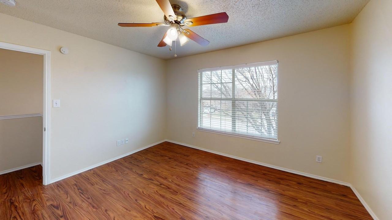 Elegant Fort Worth Home in a Vibrant Community - Photo 7 of 17