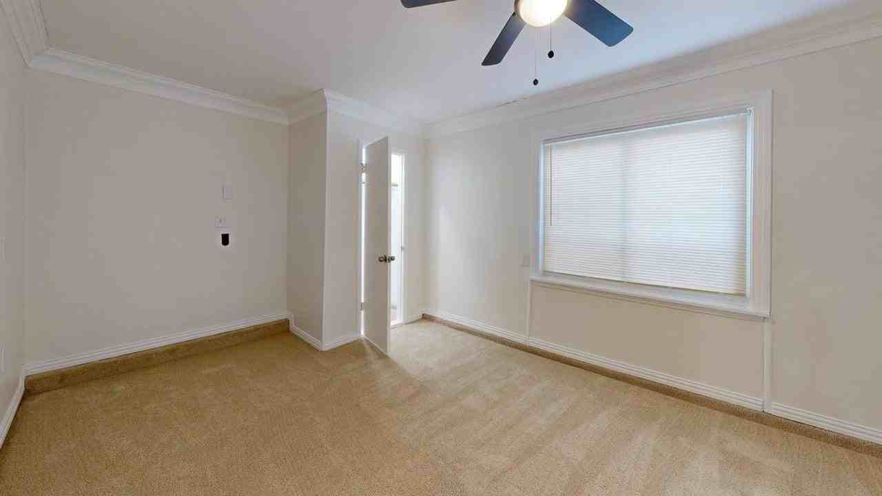 Charming home near Veterans Park - Photo 5 of 16
