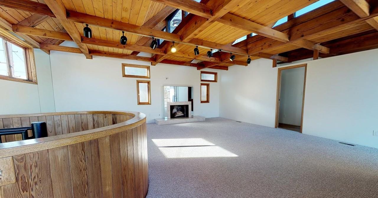 Stunning Manhattan Beach home with private pool - Photo 7 of 16