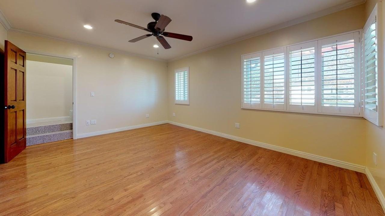 Elegant Mar Vista home with backyard terrace - Photo 7 of 21