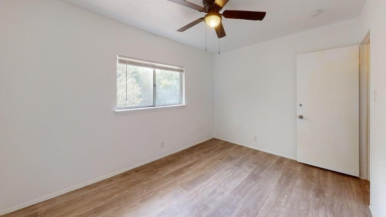 Stylish San Antonio Gem with Modern Updates and Curb Appeal - Photo 6 of 21