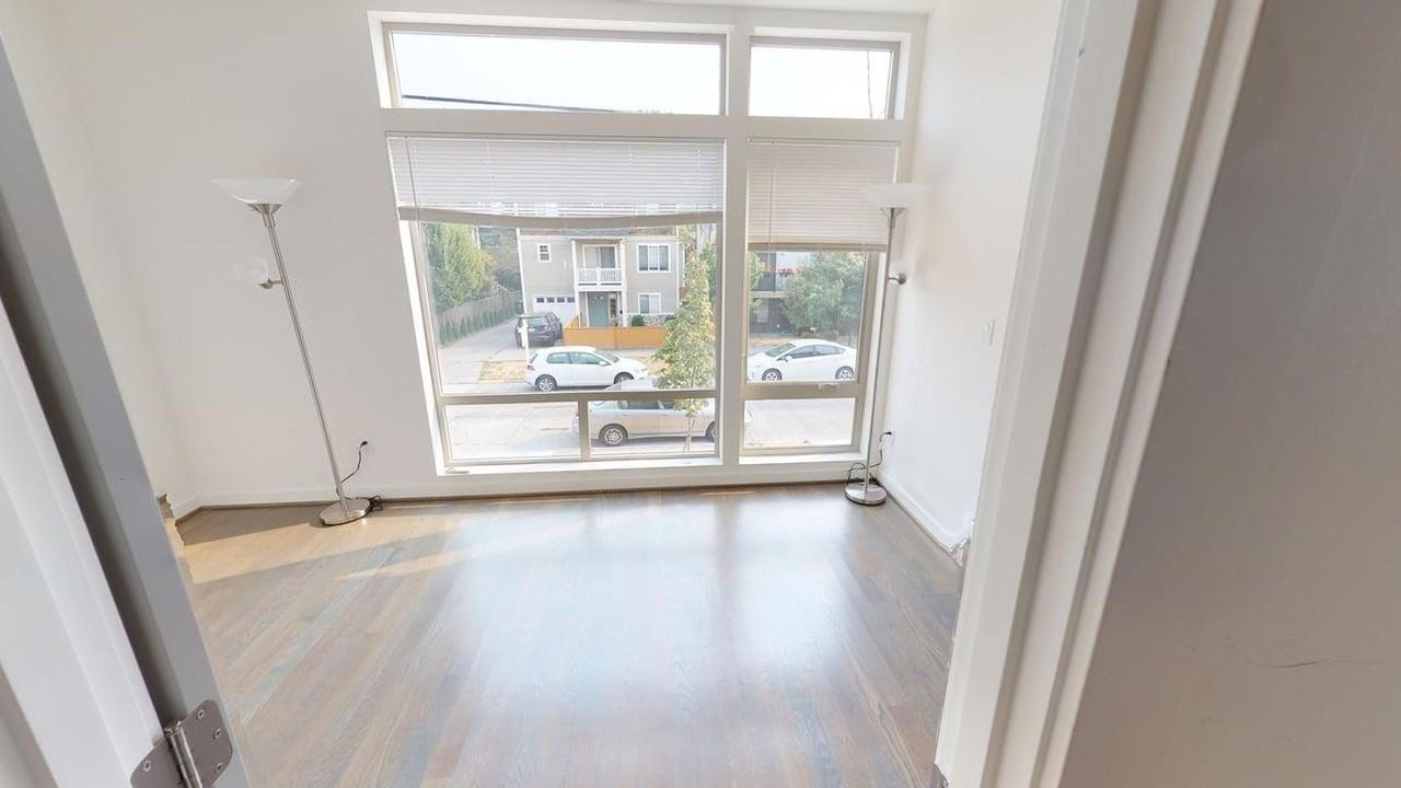 Inviting Ballard townhome with rooftop lounge - Photo 6 of 24