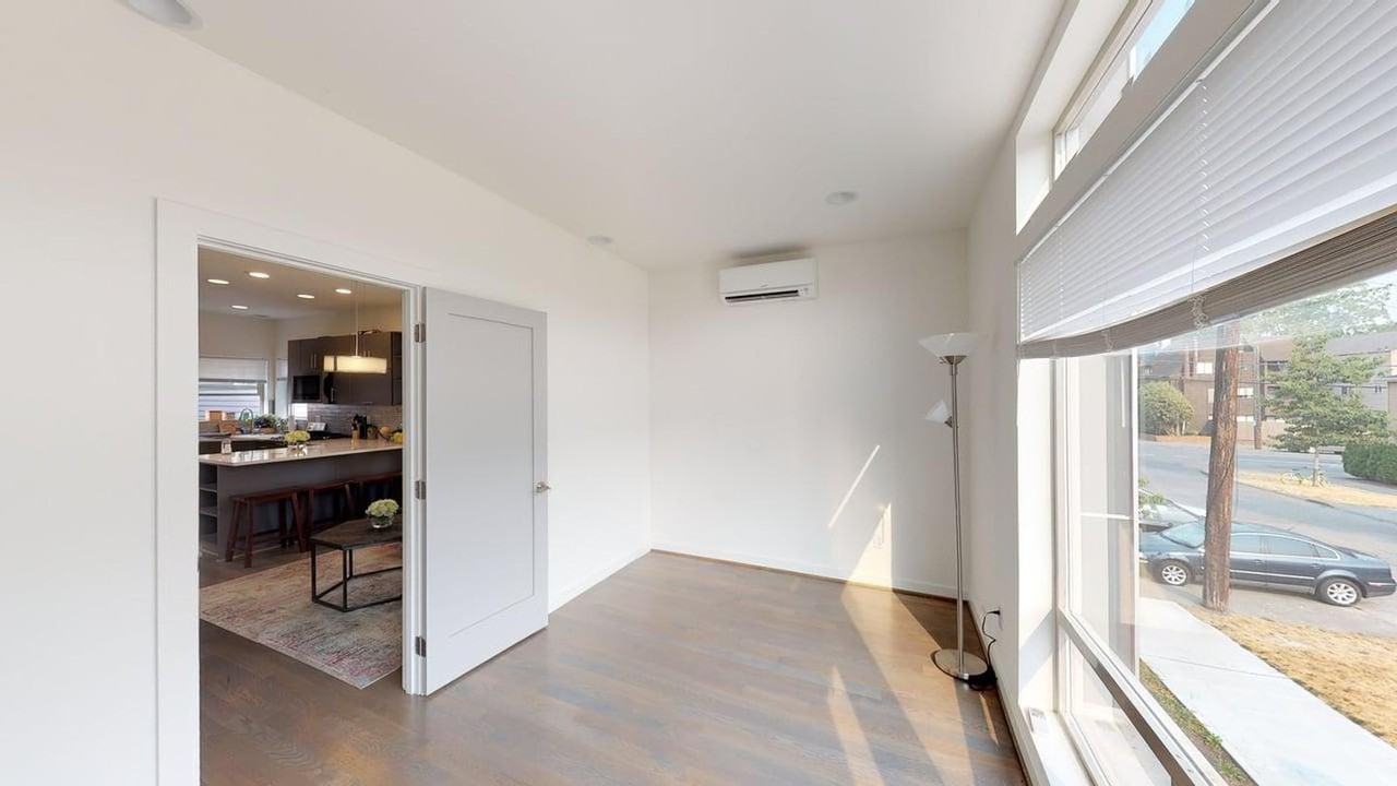 Inviting Ballard townhome with rooftop lounge - Photo 7 of 24