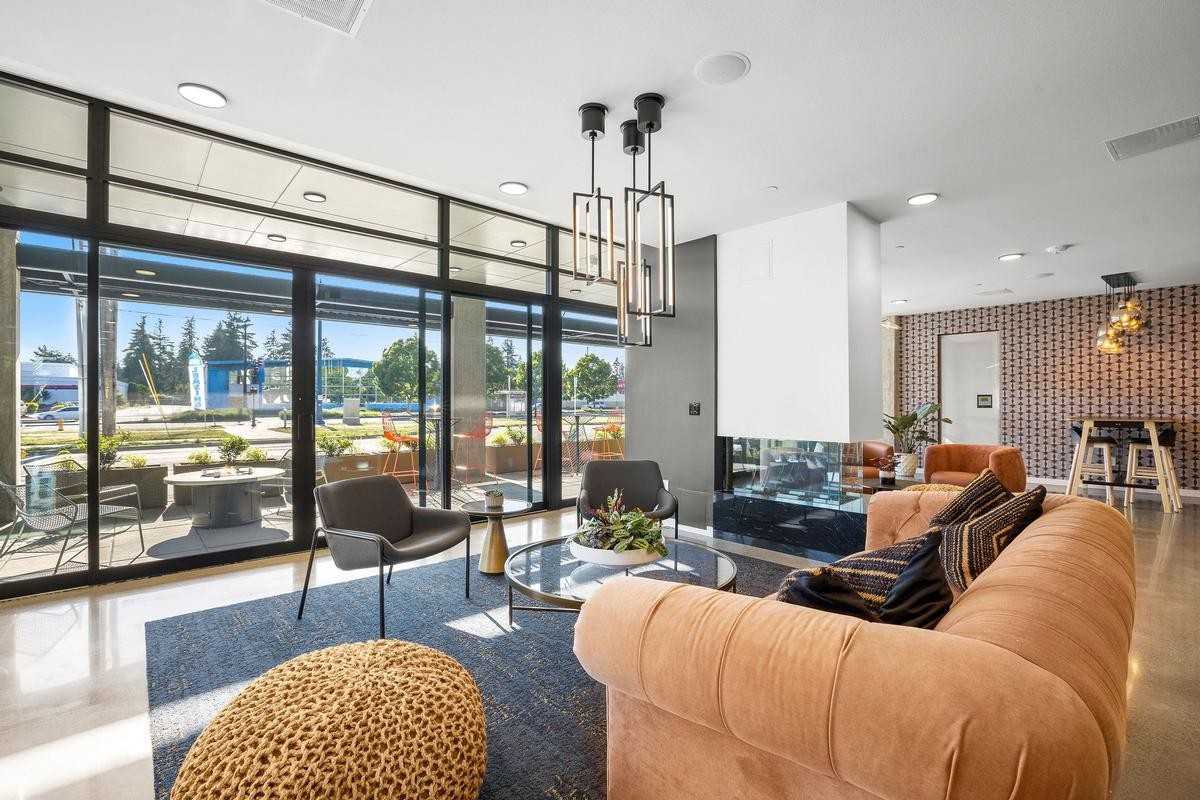 18004 Midvale Avenue North