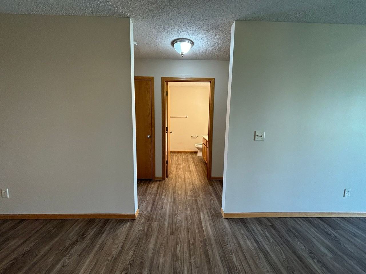 309 Williamsburg Pl Apt B - Photo 4 of 8