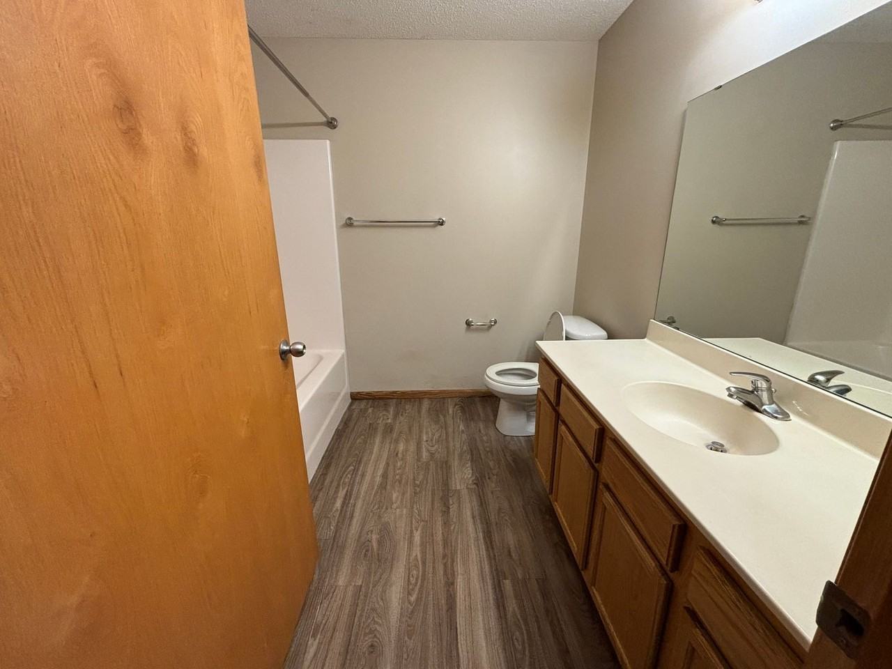 309 Williamsburg Pl Apt B - Photo 6 of 8