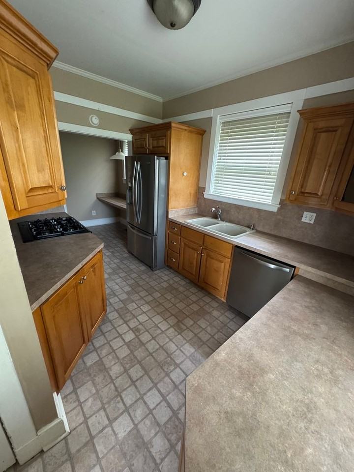 252 Drennen Dr - Photo 2 of 7