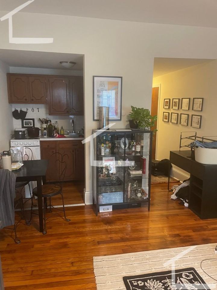 1313 Commonwealth Avenue - Photo 3 of 5