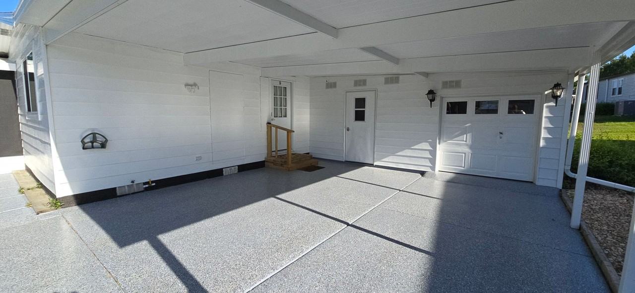 1715 Pebble Beach Ln - Photo 3 of 28