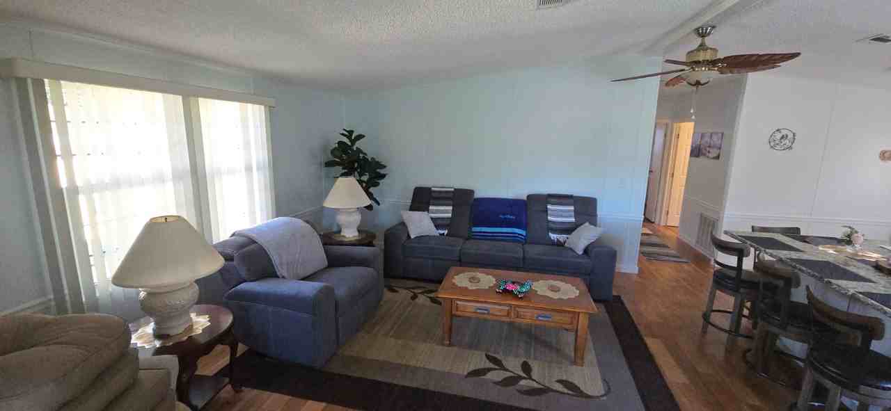 1715 Pebble Beach Ln - Photo 4 of 28