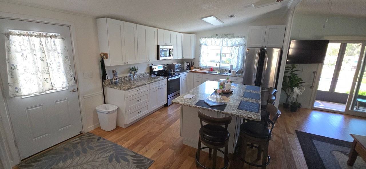 1715 Pebble Beach Ln - Photo 5 of 28