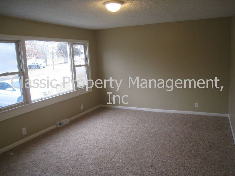 2401 NE 52nd Terrace - Photo 2 of 6