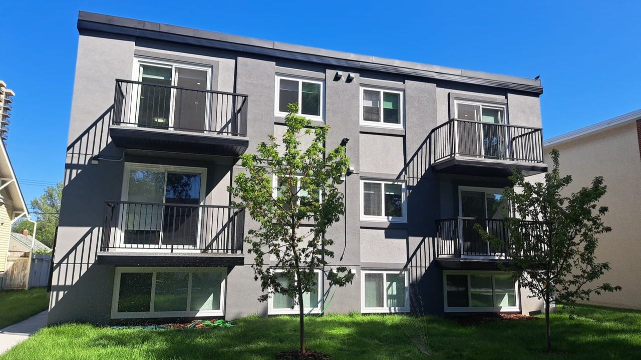 9938 - 9938 88 Ave #5 - Photo 3 of 4